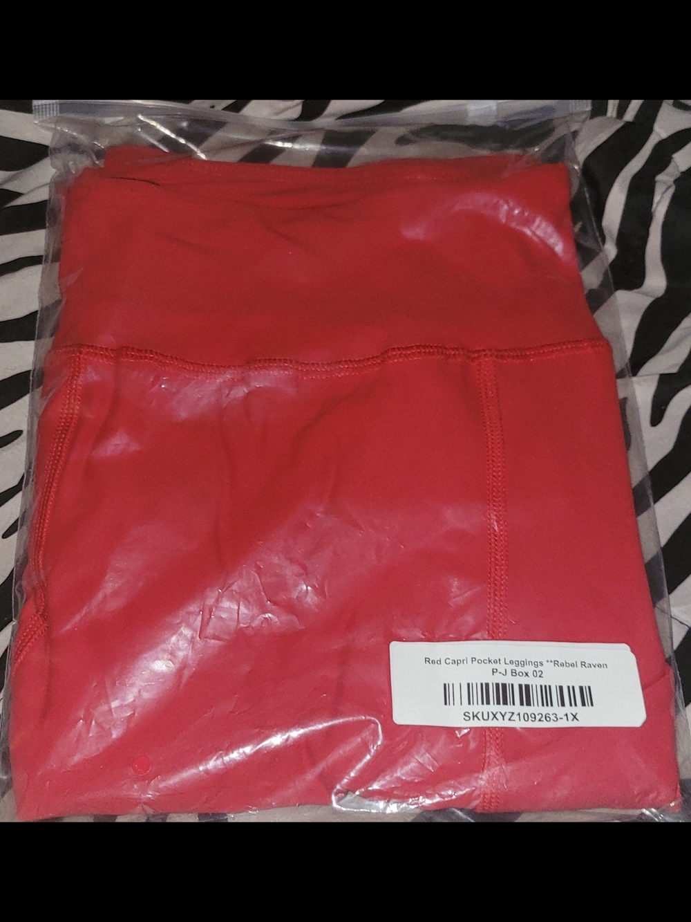 NWT Womens Capri Leggings With Side Pockets